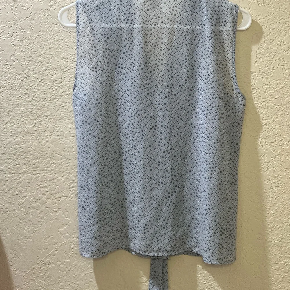LOFT Sleeveless Blue Patterned Women's Top Medium Petite - Picture 3 of 3